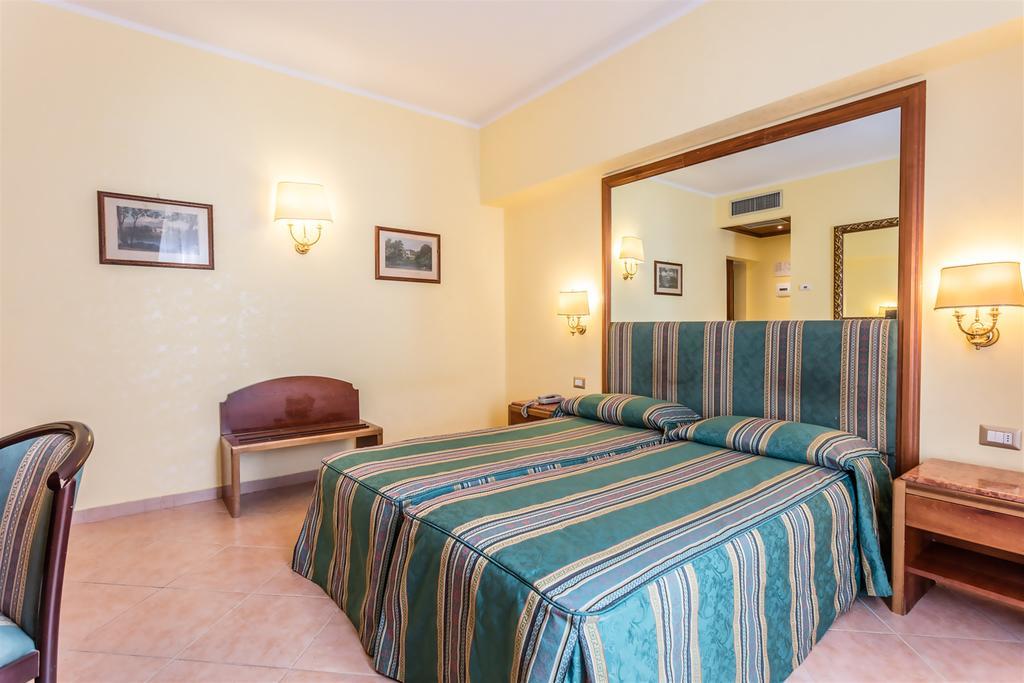 Raeli Hotel Noto Rome Exterior photo